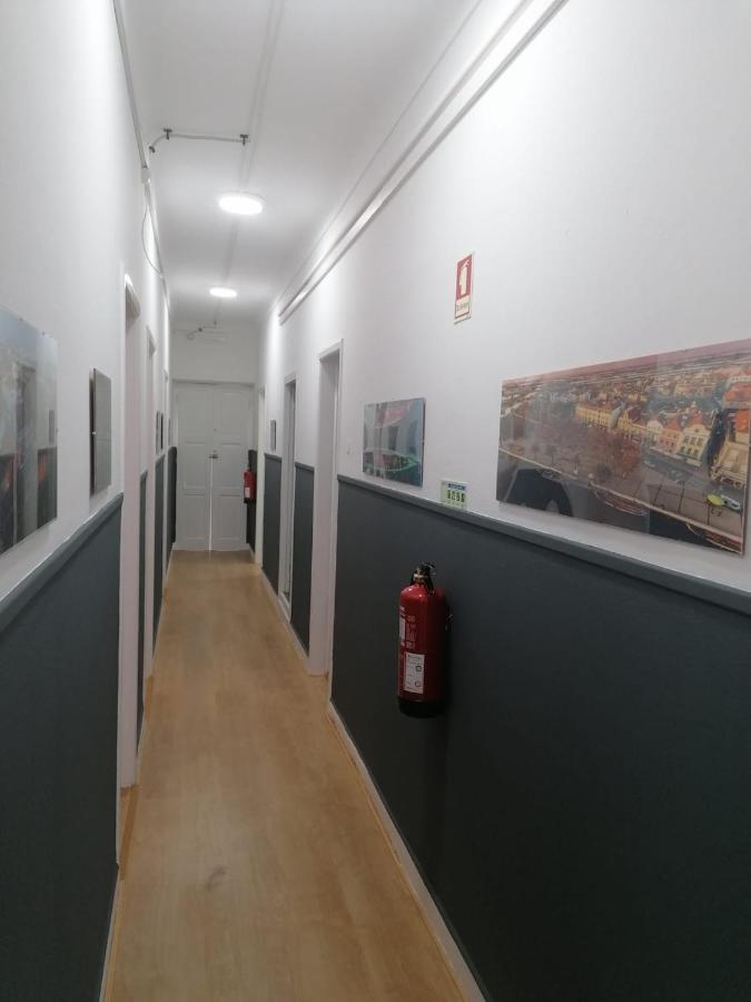 Peters Guesthouse Авейру Экстерьер фото
