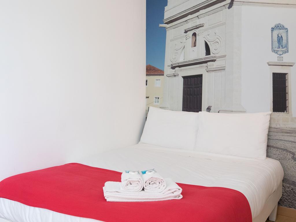 Peters Guesthouse Авейру Экстерьер фото